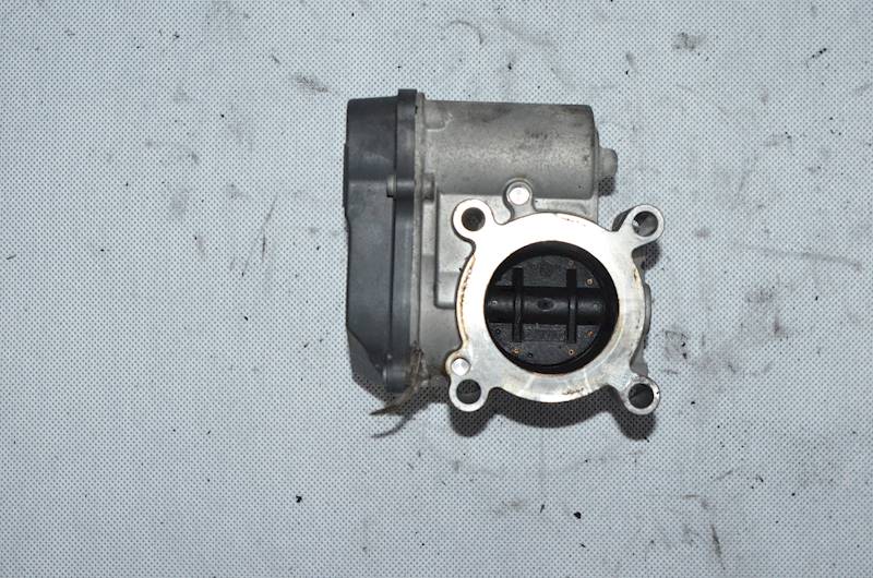 Przepustnica VW Polo IV 9N Fox Skoda Fabia 1.2 6V BMD AWY 54 KM 03D133062E