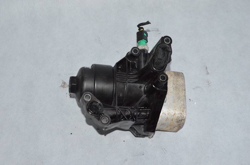 Obudowa filtra oleju Audi Q3 VW Golf VII Passat B8 Octavia III 2.0 TDI DFT