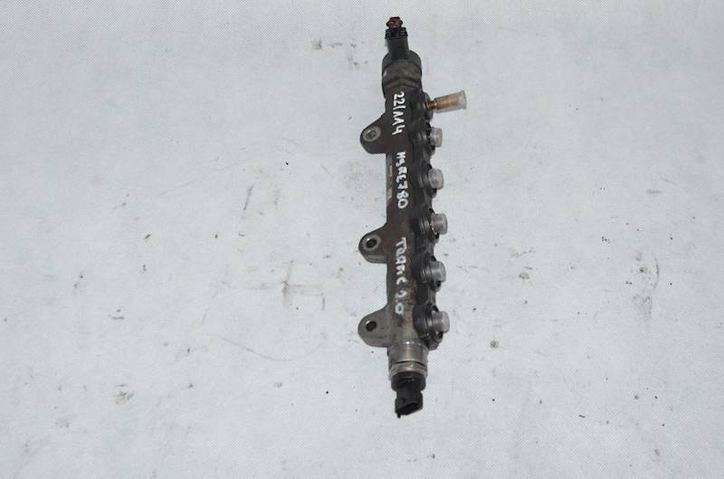 Listwa wtryskowa Renault Trafic II Opel Vivaro A 2.0 DCI 0445214153 M9R