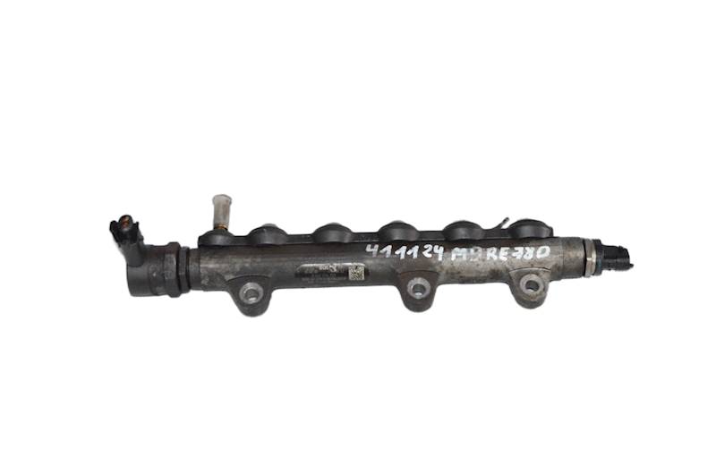 Listwa wtryskowa Renault Trafic II Opel Vivaro Primastar 2.0 DCI 0445214153