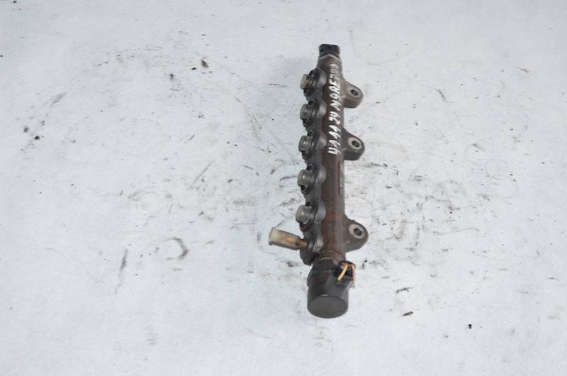 Listwa wtryskowa Renault Trafic II Opel Vivaro A 2.0 DCI M9R 0445214153