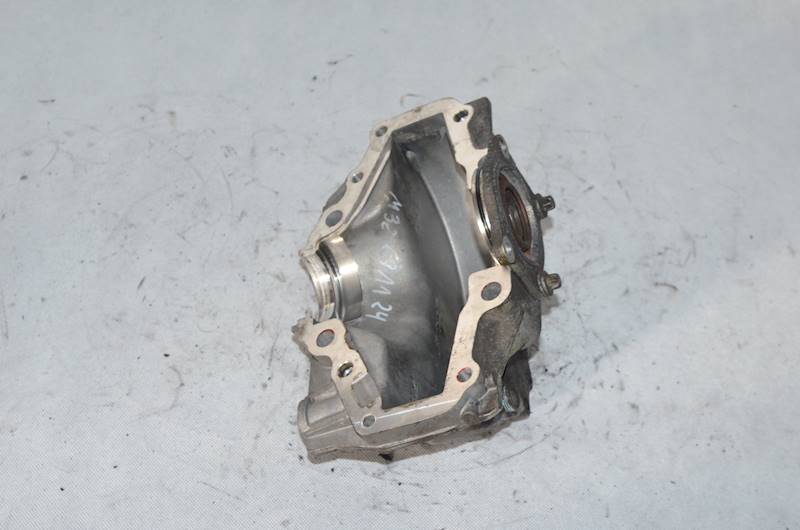 Obudowa skrzyni biegów Opel Astra H Vectra Zafira Insignia 1.9 2.0 CDTI M32