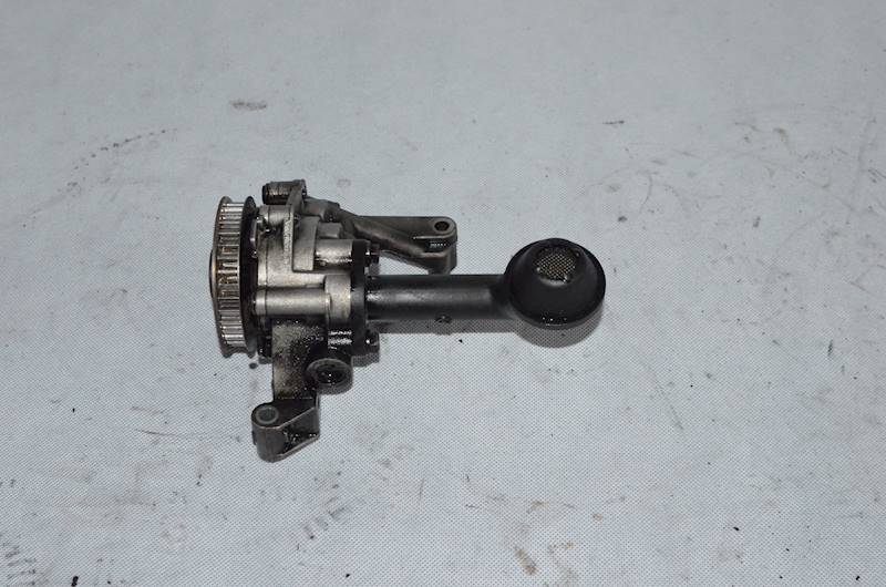 Pompa oleju VW Golf VI Passat B7 Touran Skoda Octavia Seat Leon 1.6 TDI CAY