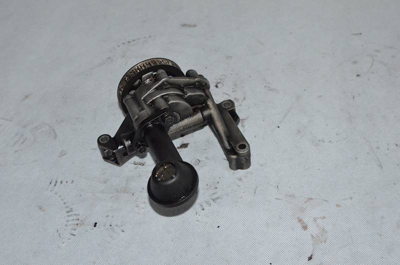 Pompa oleju VW Golf VI Passat B7 Touran Skoda Octavia Seat Leon 1.6 TDI CAY