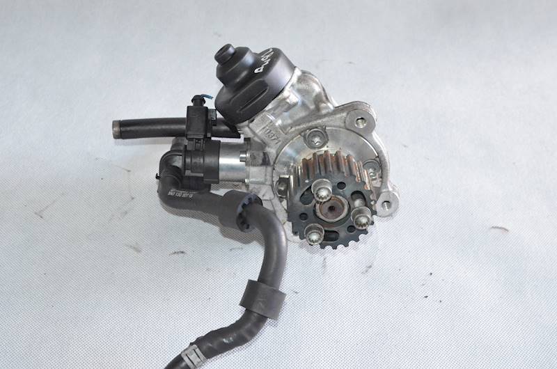 Pompa wtryskowa VW Passat B7 B6 CC Golf VI Touran Skoda Octavia 2.0 TDI CBA