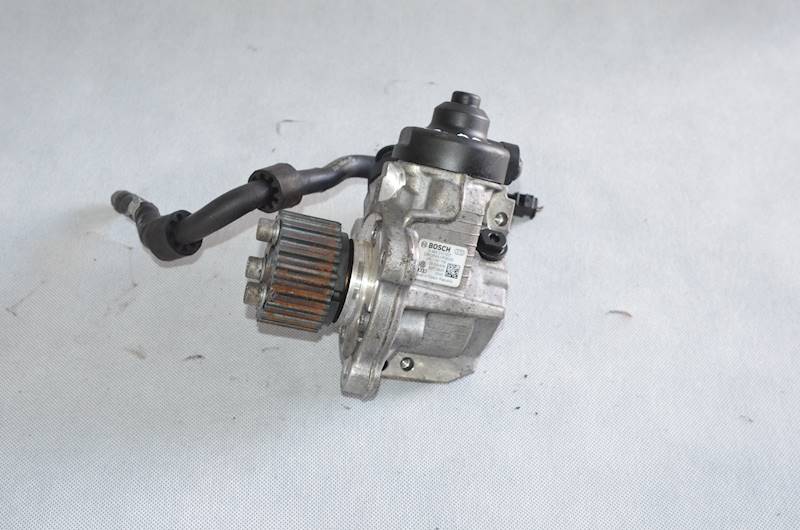 Pompa wtryskowa VW Passat B7 B6 CC Golf VI Touran Skoda Octavia 2.0 TDI CBA