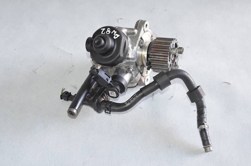 Pompa wtryskowa VW Passat B7 B6 CC Golf VI Touran Skoda Octavia 2.0 TDI CBA