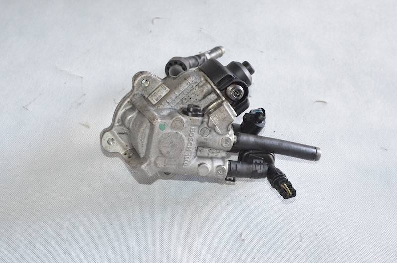 Pompa wtryskowa VW Passat B7 B6 CC Golf VI Touran Skoda Octavia 2.0 TDI CBA