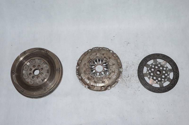 Koło dwumasowe Renault Laguna III Scenic Qashqai J10 2.0 DCI M9R M9RF722