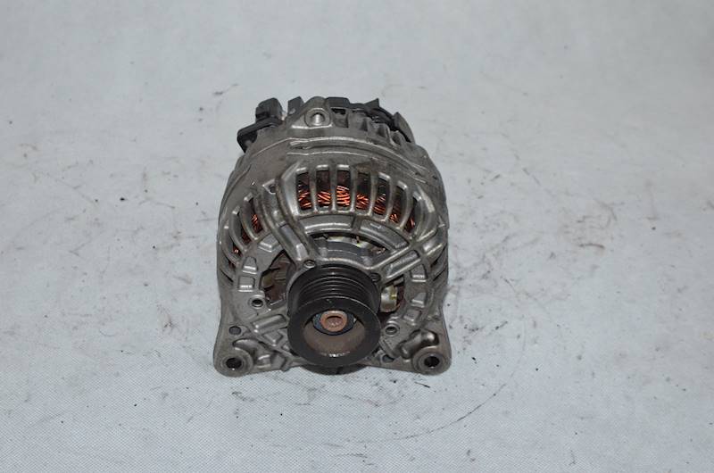Alternator Renault Master II Trafic II Opel Vivaro Movano 2.2 2.5 DCI G9U