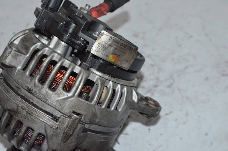 Alternator Renault Master II Trafic II Opel Vivaro Movano 2.2 2.5 DCI G9U