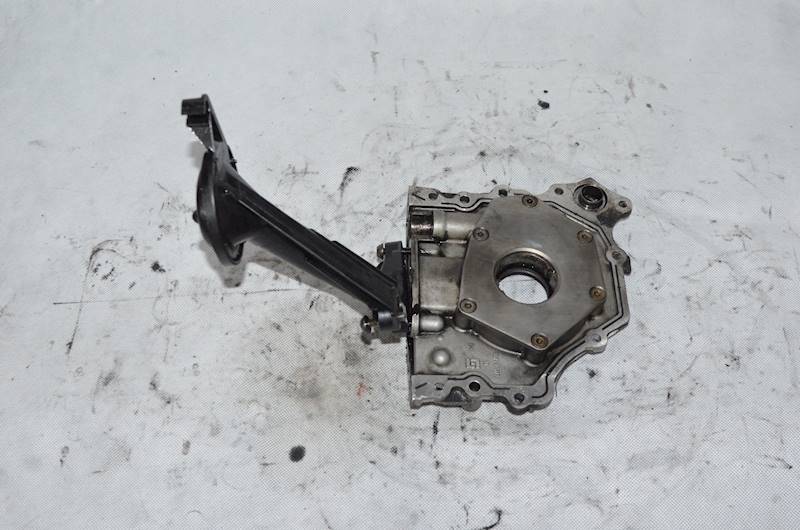 Pompa oleju Citroen Berlingo C4 C5 Peugeot Partner 308 407 1.6 HDI 9HZ 9HY