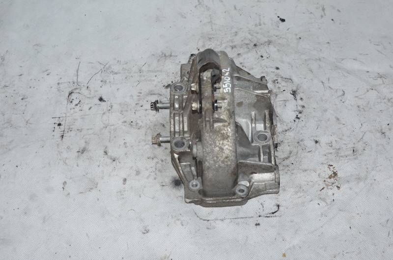Obudowa skrzyni biegów Opel Astra H Vectra C Insignia A 1.9 2.0 CDTI M32