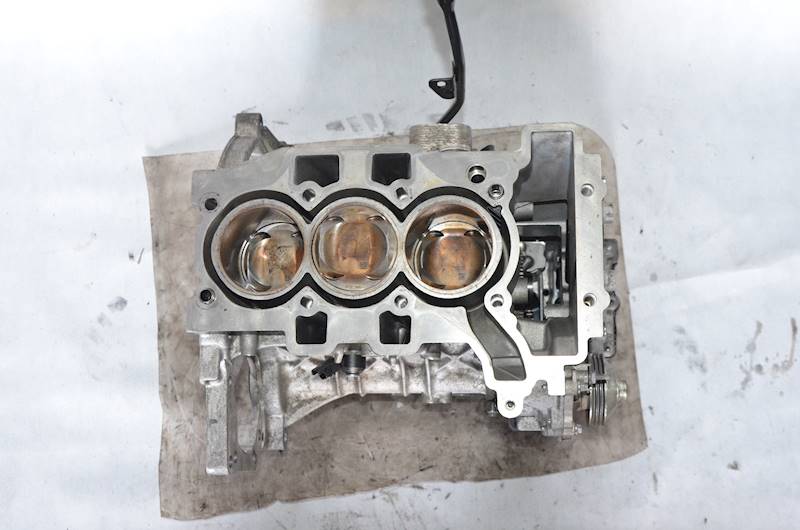 Blok silnika wał tłoki Citroen C3 C4 DS4 Peugeot 308 5008 1.2 THP HN05 HNZ