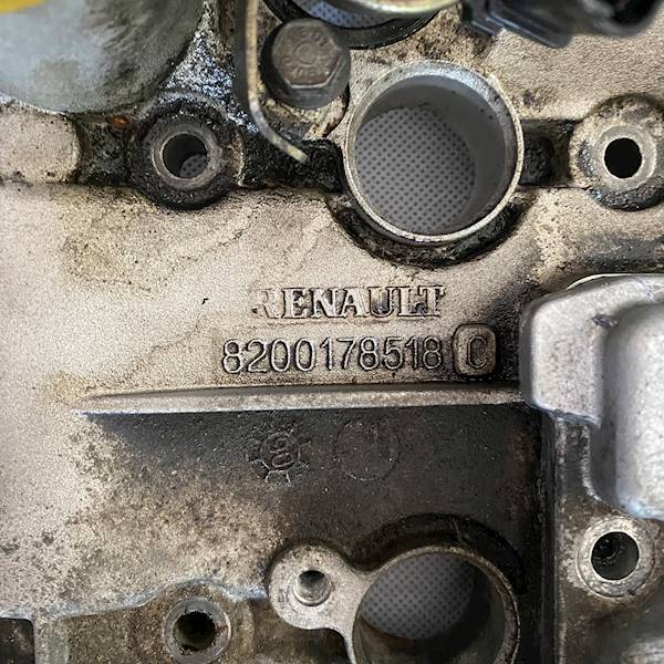Pokrywa Wałki rozrządu Renault Scenic Megane II 2.0 16V 135 KM F4R770 F4R