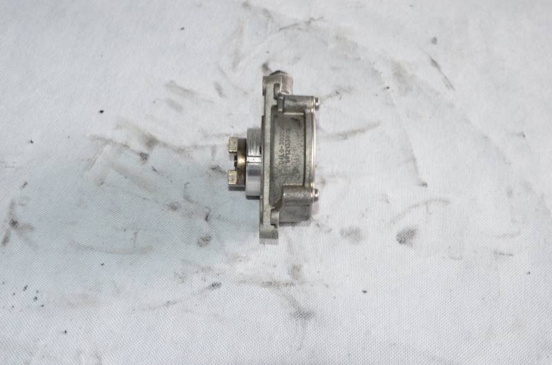 Pompa wakum Peugeot 3008 308 408 Citroen C3 C4 DS 3 1.2 THP HNZ HNS HN01
