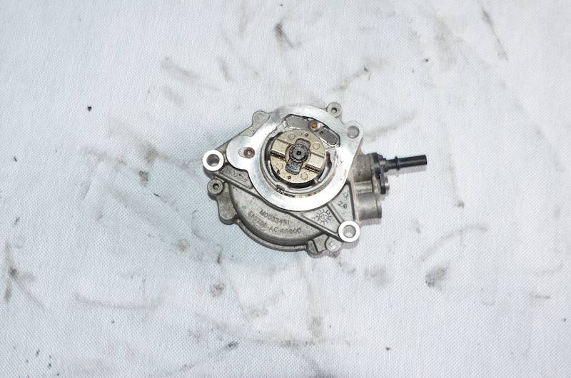 Pompa wakum Peugeot 3008 308 408 Citroen C3 C4 DS 3 1.2 THP HNZ HNS HN01