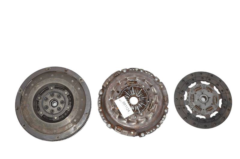 Koło dwumasowe sprzęgło Mitsubishi L200 FULLBACK 2.4 DID D 4N15 KOMPLET