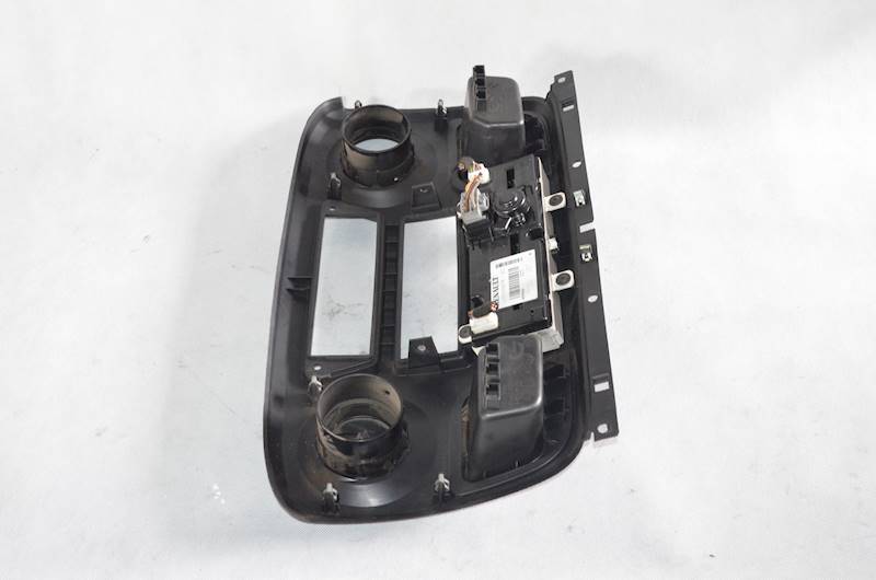Konsola środkowa Panel Nawiewu Renault Master III Opel Movano B 2.3 DCI