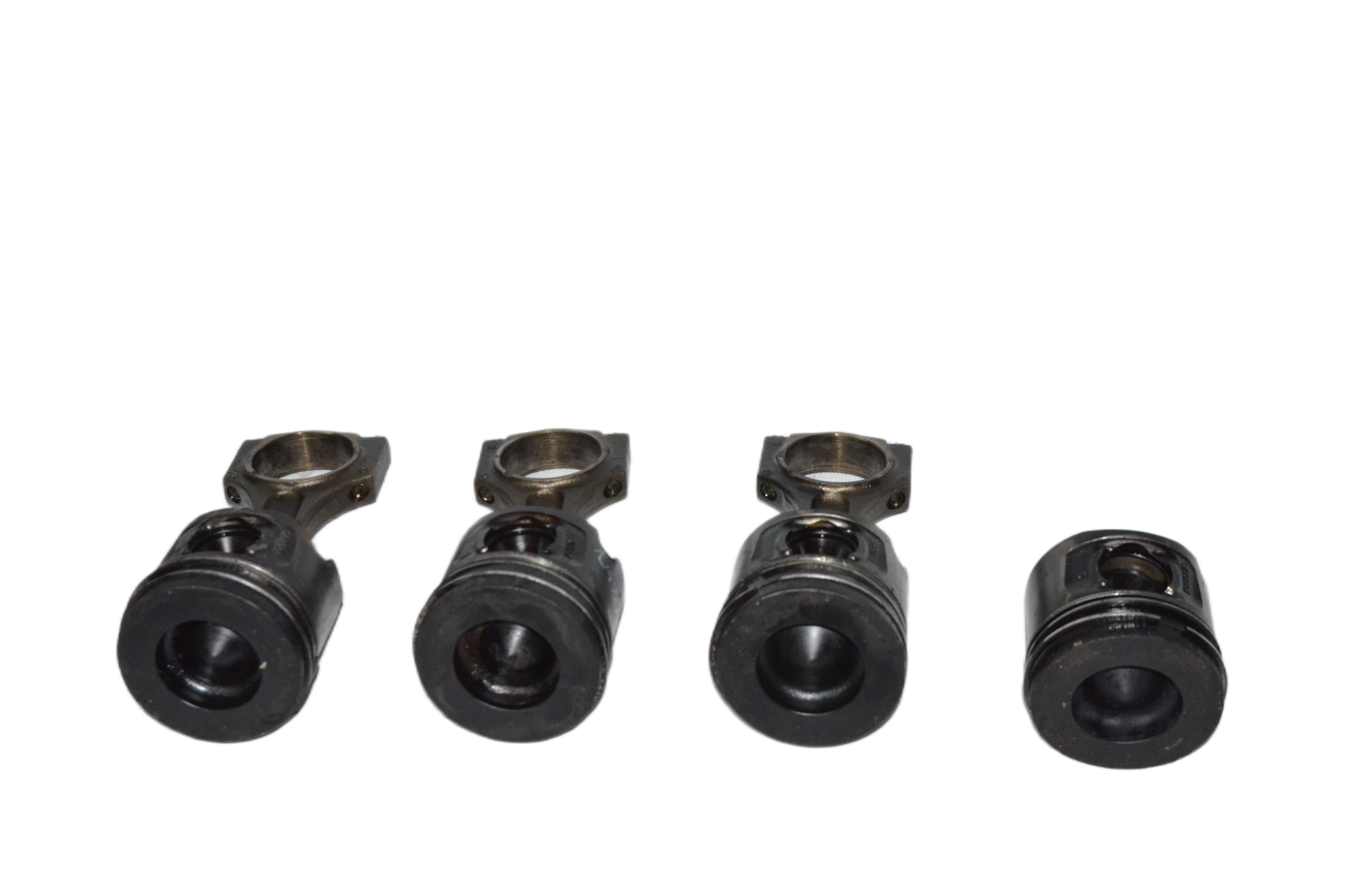 Tłok korbowód E81 E87 E90 E91 320d E60 E61 520d X3 E83 2.0 D N47 N47D20A