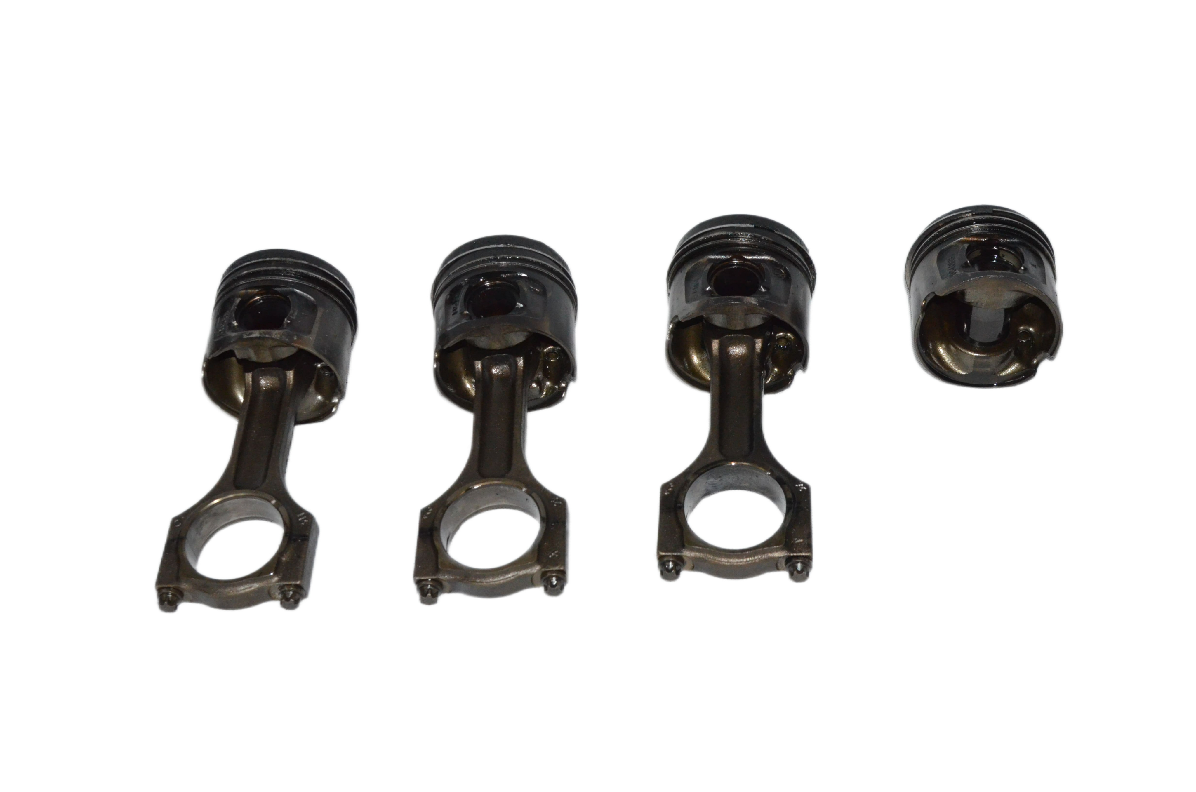 Tłok korbowód E81 E87 E90 E91 320d E60 E61 520d X3 E83 2.0 D N47 N47D20A