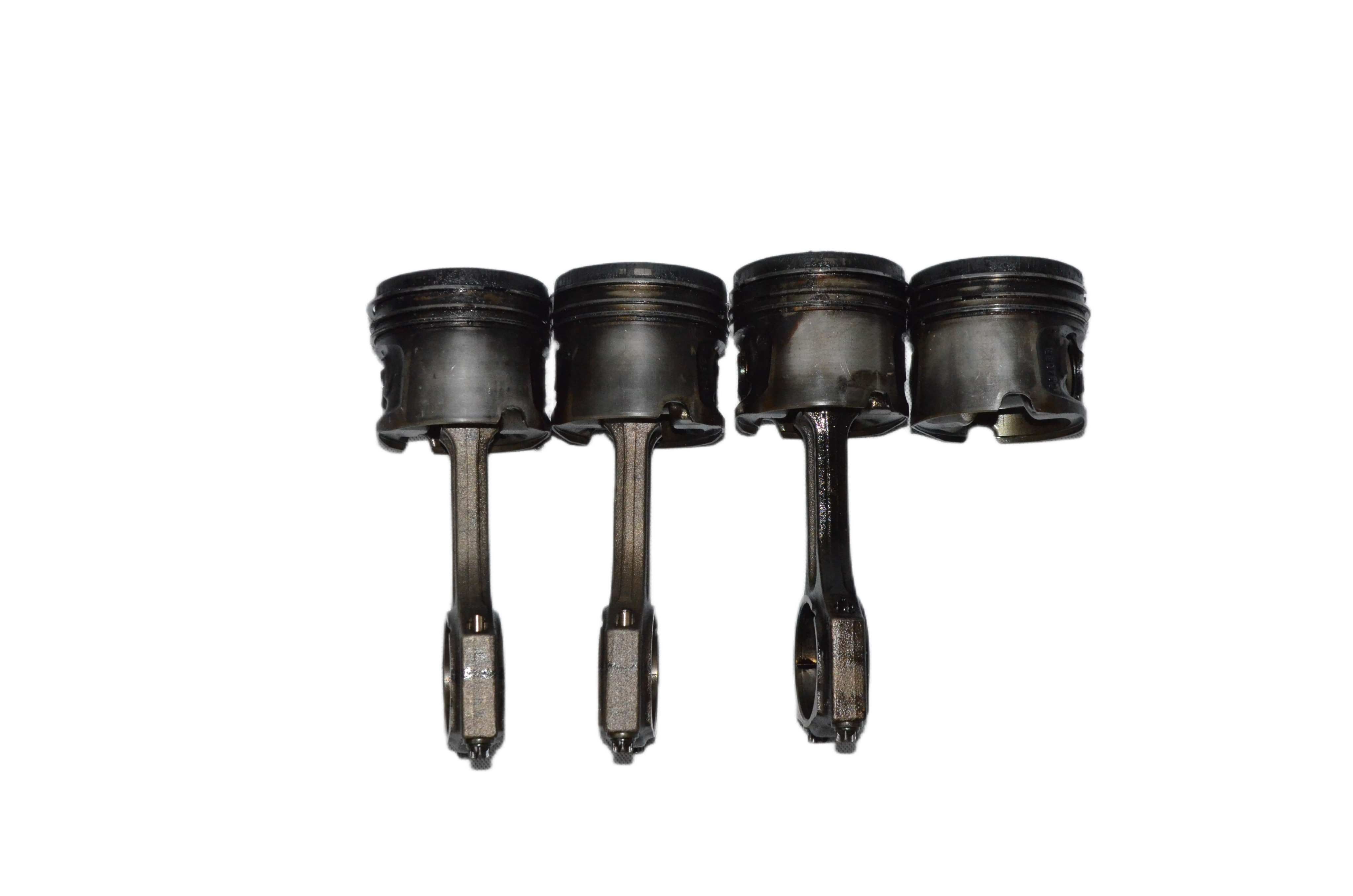 Tłok korbowód E81 E87 E90 E91 320d E60 E61 520d X3 E83 2.0 D N47 N47D20A