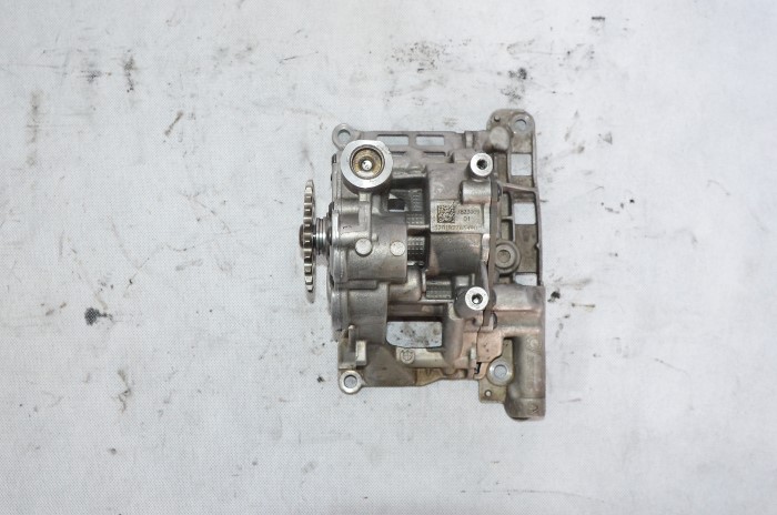 Pompa oleju BMW Seria 5 7 X3 X5 3.0d N57 7823009 N57 N57D30A N57D30B 258 KM
