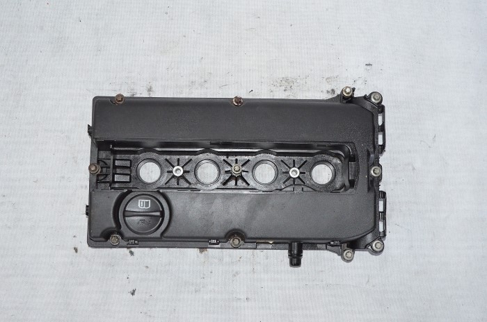 Pokrywa zaworów Opel Astra J Zafira C Insignia 1.6 1.8 16V 55564395 A16XER