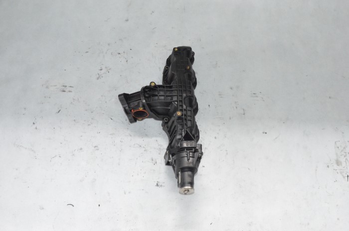 Kolektor ssący VW Polo 6R Passat B6 B7 Seat Ibiza IV 1.6 TDI 03L129711AQ