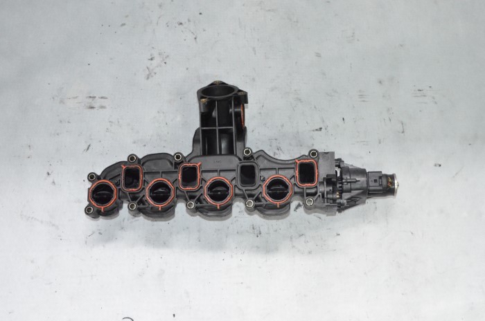 Kolektor ssący VW Polo 6R Passat B6 B7 Seat Ibiza IV 1.6 TDI 03L129711AQ