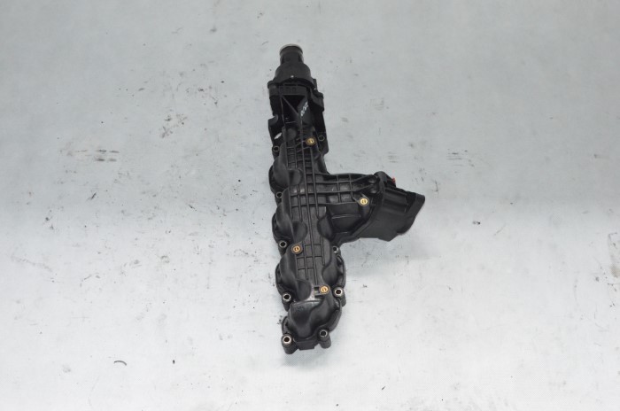 Kolektor ssący VW Polo 6R Passat B6 B7 Seat Ibiza IV 1.6 TDI 03L129711AQ