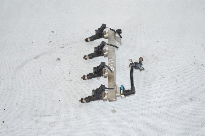 Listwa wtryskowa wtryski Opel Astra IV J Meriva B Corsa D E 1.4 16V A14XER