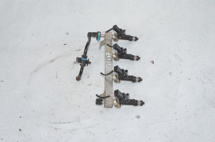 Listwa wtryskowa wtryski Opel Astra IV J Meriva B Corsa D E 1.4 16V A14XER