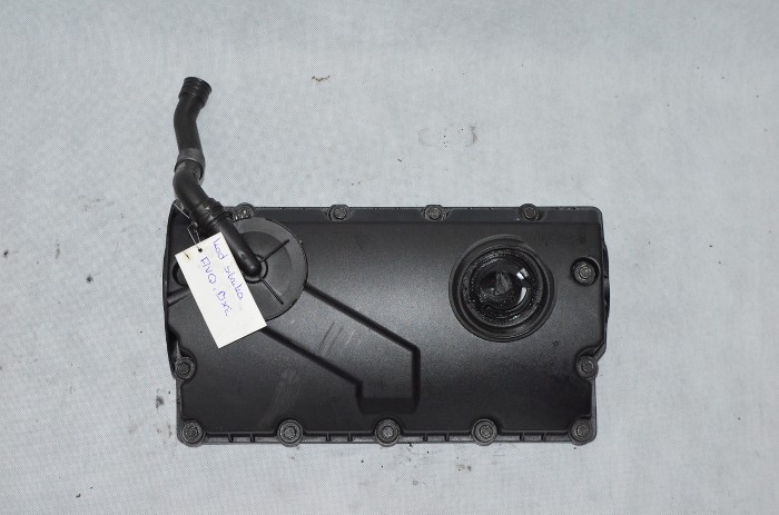 Pokrywa Zaworów VW Golf V Touran Caddy Passat B6 1.9 TDI BXE 038103469AJ