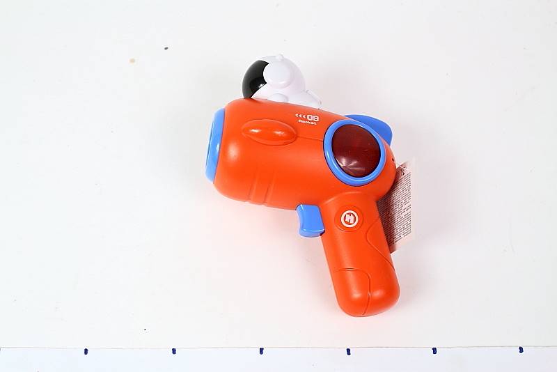 PROJEKTOR PISTOLET Z MUZYKĄ I ŚW. 95497  /9/