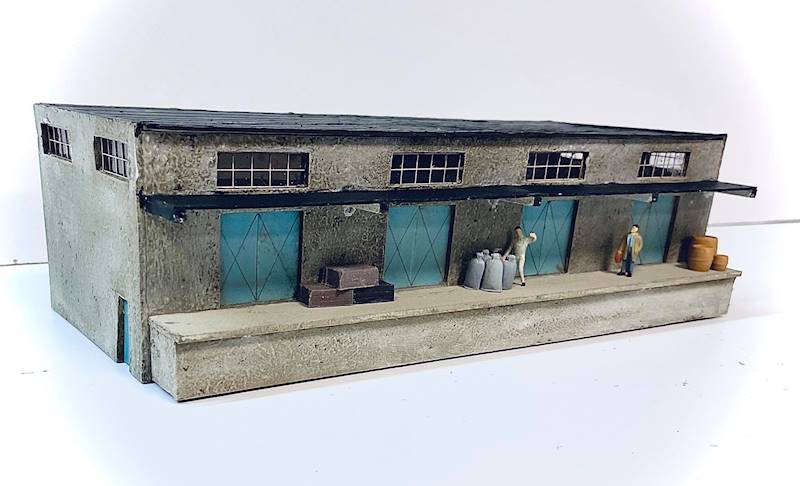 Magazyn kolejowy MLK 001  1 : 87