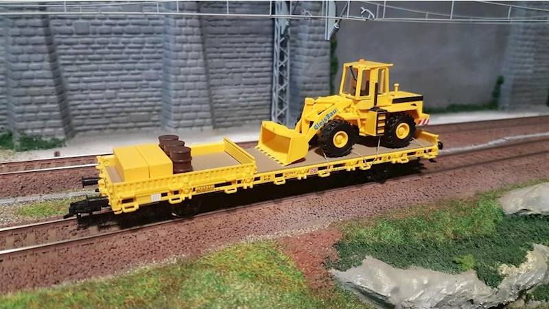 Wagon tow. platforma z ładowarką  H0 Kibri 26274