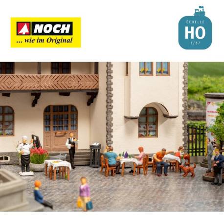 NOCH 16246 W restauracji