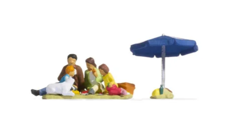 NOCH 15599 Rodzina na pikniku 1:87