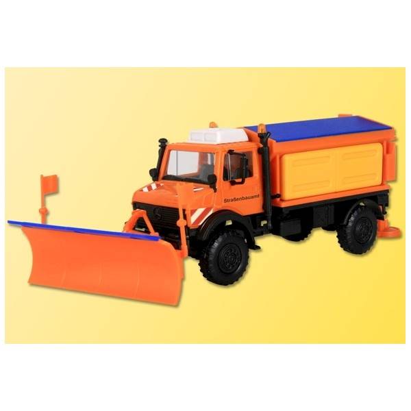 Unimog U 2450L z pługiem i piask. H0 Kibri 15012