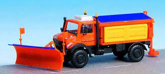 Unimog U 2450L z pługiem i piask. H0 Kibri 15012