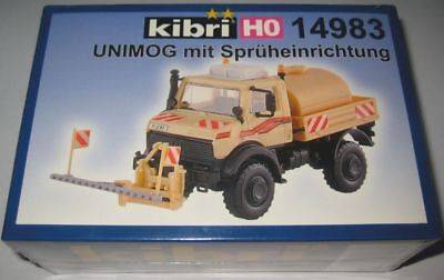 Unimog U 2400 z polewaczką   H0 Kibri 14983