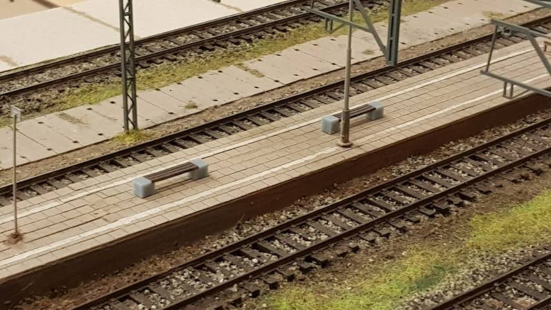 Ławeczka parkowa 10szt. 1/87 H0 MKB087LPB05