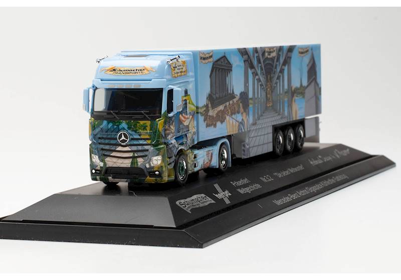 Ciężarówka chłodnia MB Actros H0 Herpa 122214