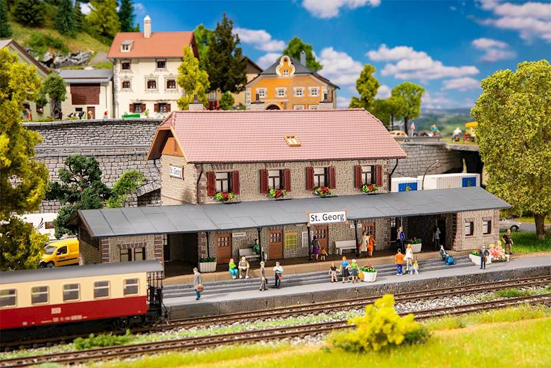 110152 Faller dworzec St. Georg H0