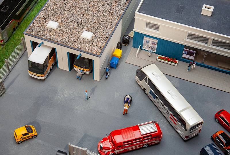 130120 Zajezdnia autobusowa Faller H0