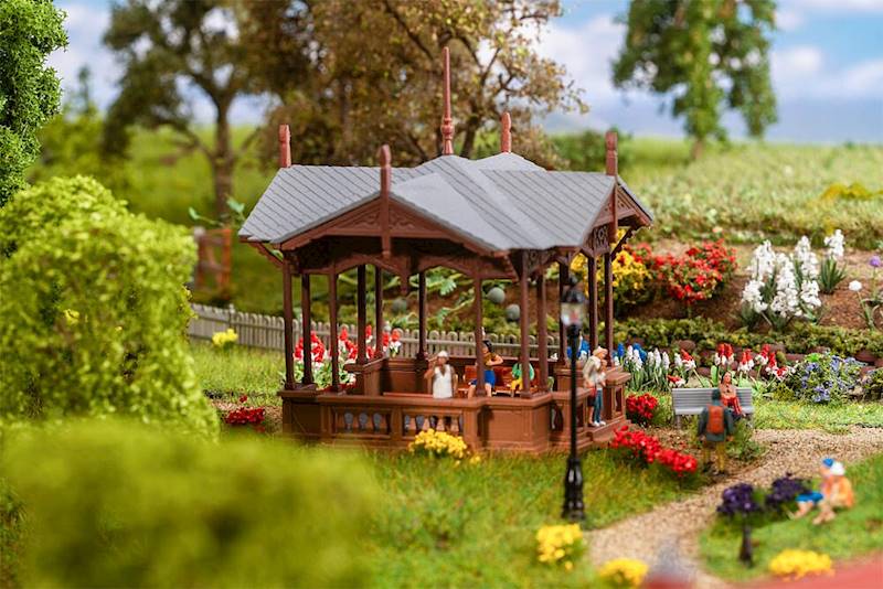 130653 Parkowy pawilon muzyczny  Faller H0