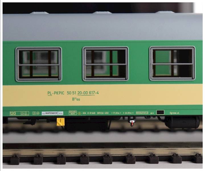 Zestaw 2 wagonów osob.2 klasa Intercity PIKO 97303