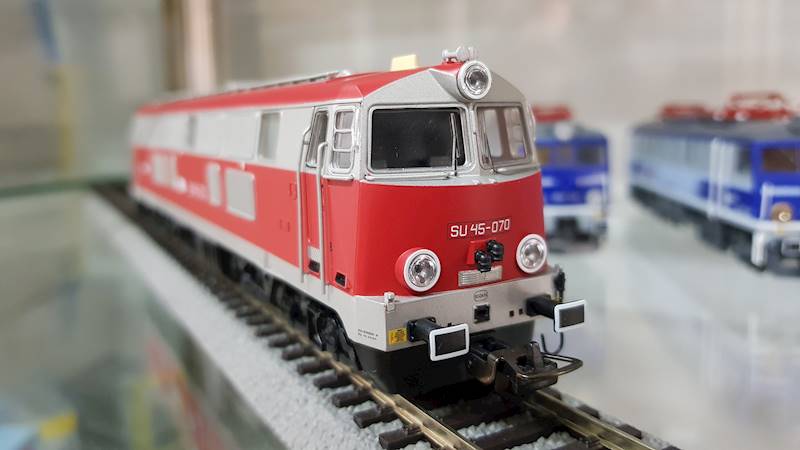Lokomotywa spalinowa SU45-070 PKP H0 PIKO 96312