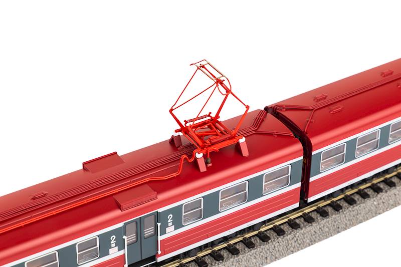 Elektryczny zespół trakcyjny EN57 H0 PIKO 51456